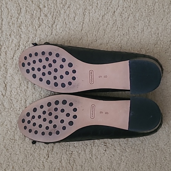 Coach Signature Logo Black Bow Pumps Size 9B - Picture 4 of 7